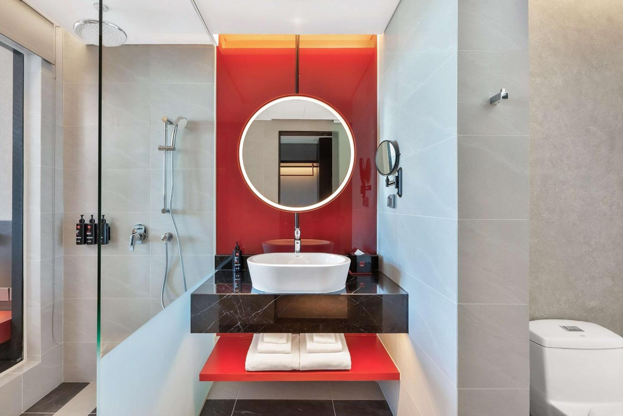 Hotel Radisson Red Danang Zewnętrze zdjęcie