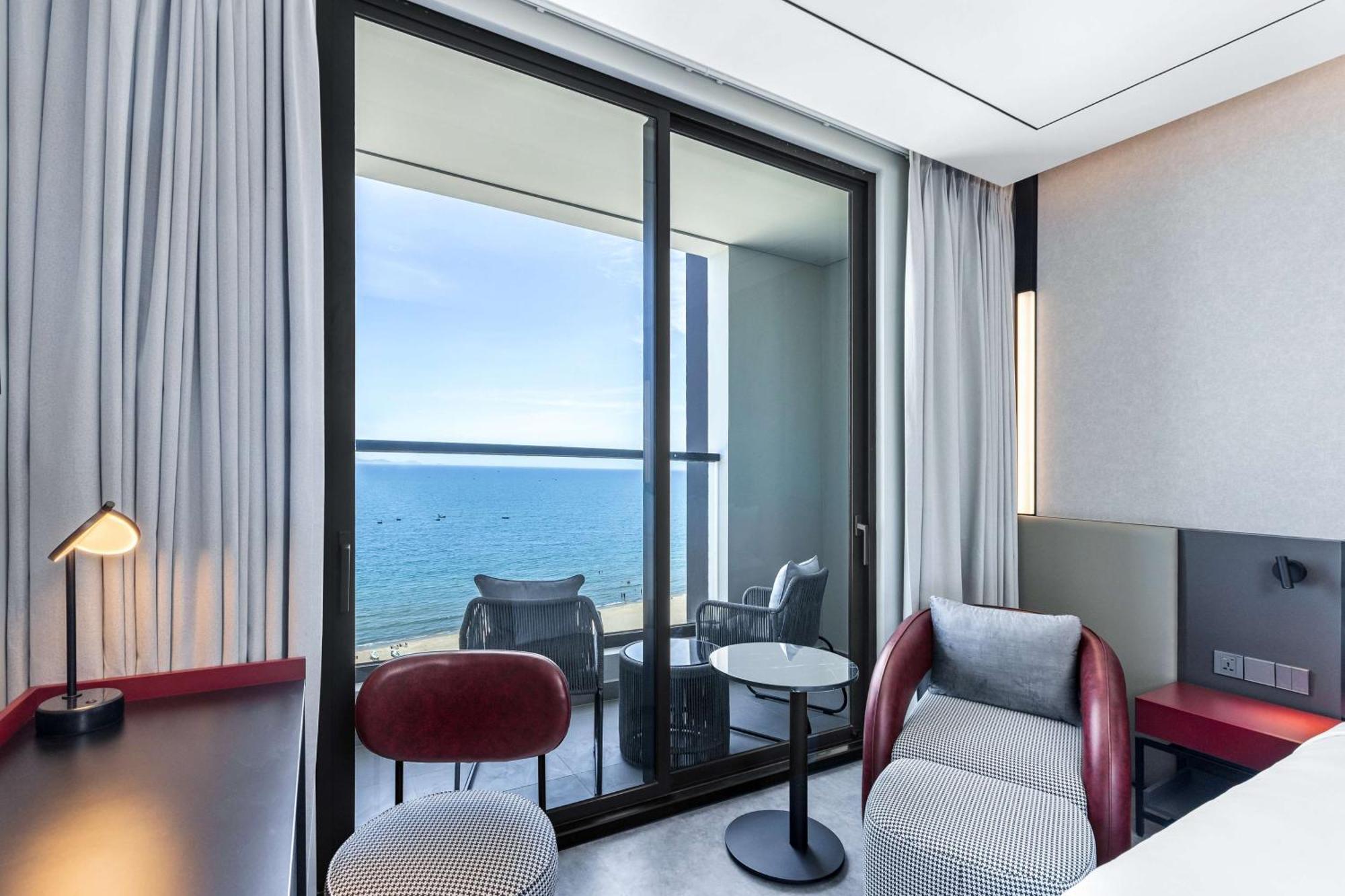 Hotel Radisson Red Danang Zewnętrze zdjęcie
