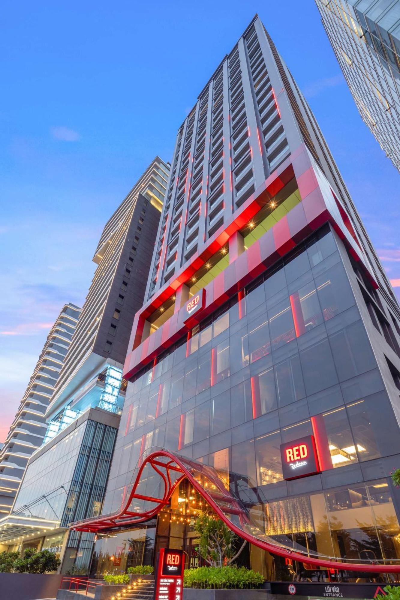 Hotel Radisson Red Danang Zewnętrze zdjęcie