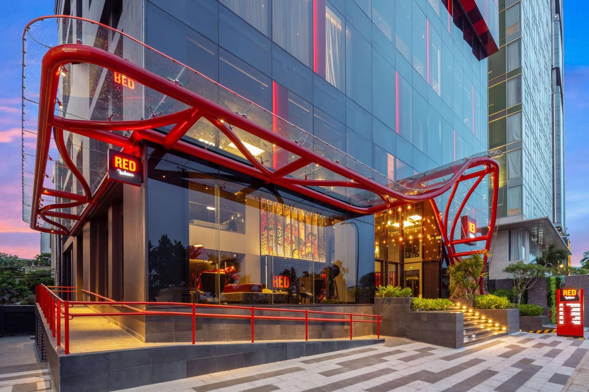 Hotel Radisson Red Danang Zewnętrze zdjęcie