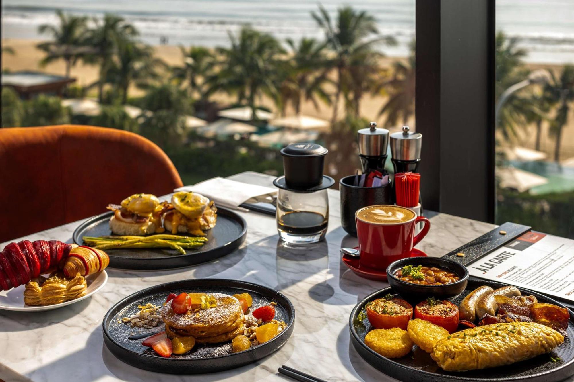 Hotel Radisson Red Danang Zewnętrze zdjęcie