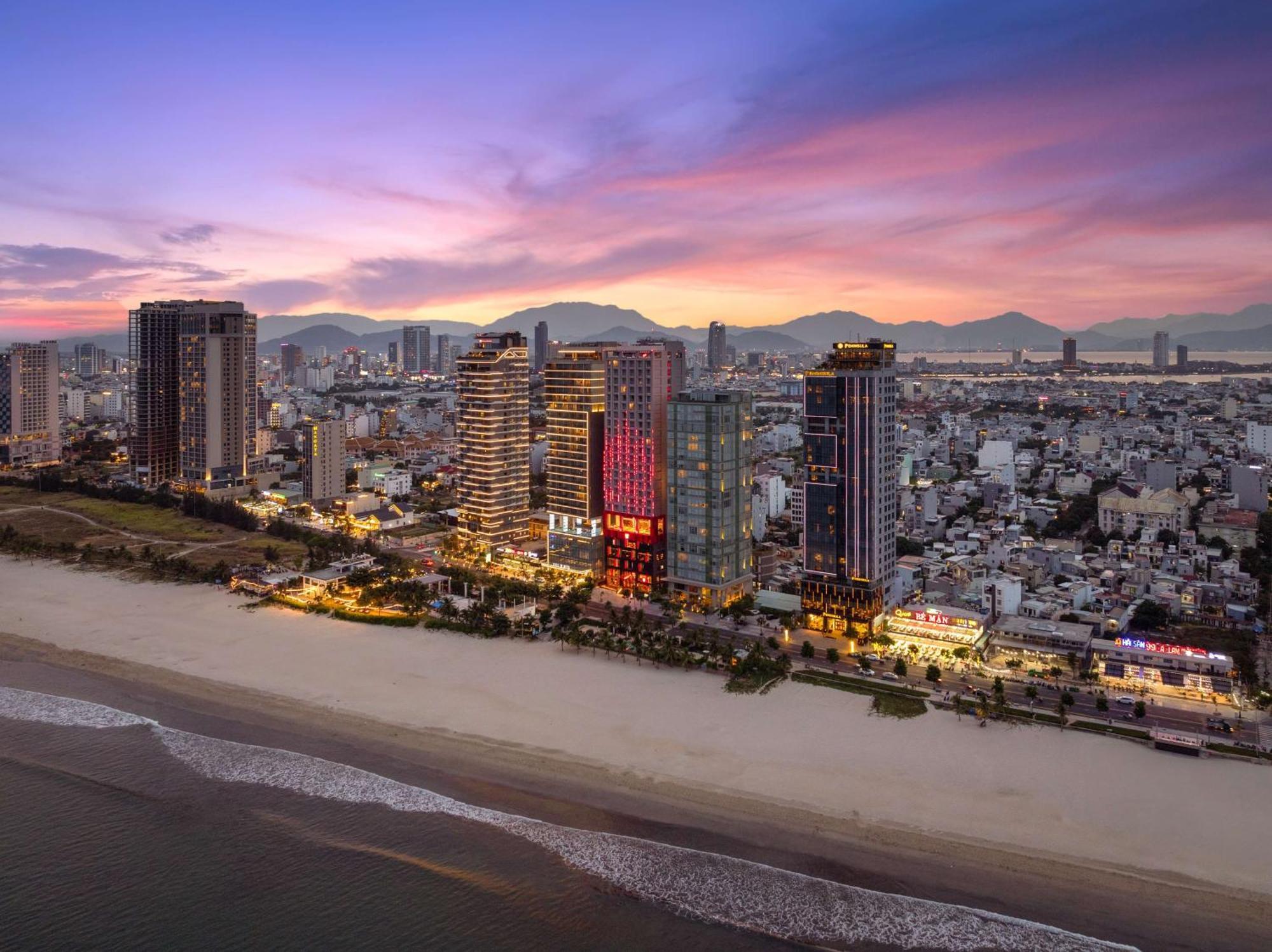 Hotel Radisson Red Danang Zewnętrze zdjęcie